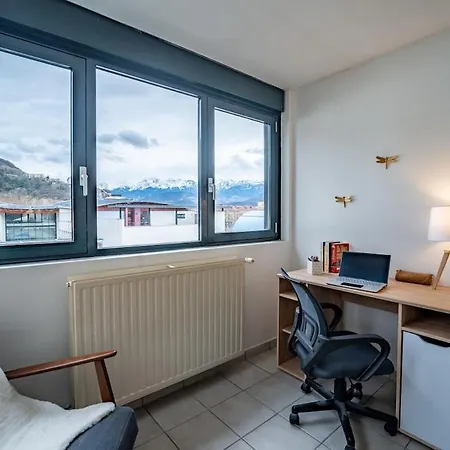 Apartment Standing Europole, Garage Prive, Calme, Netflix *