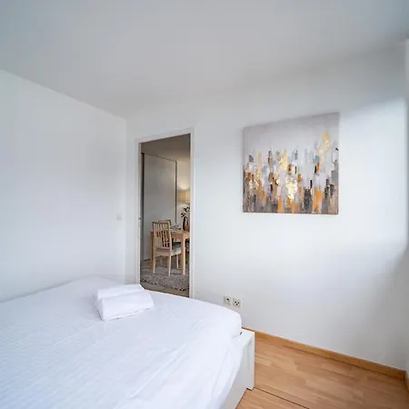 Apartment Standing Europole, Garage Prive, Calme, Netflix