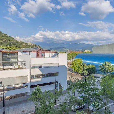 Standing Europole, Garage Prive, Calme, Netflix Apartment
