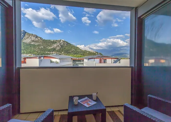 Standing Europole, Garage Prive, Calme, Netflix דירה